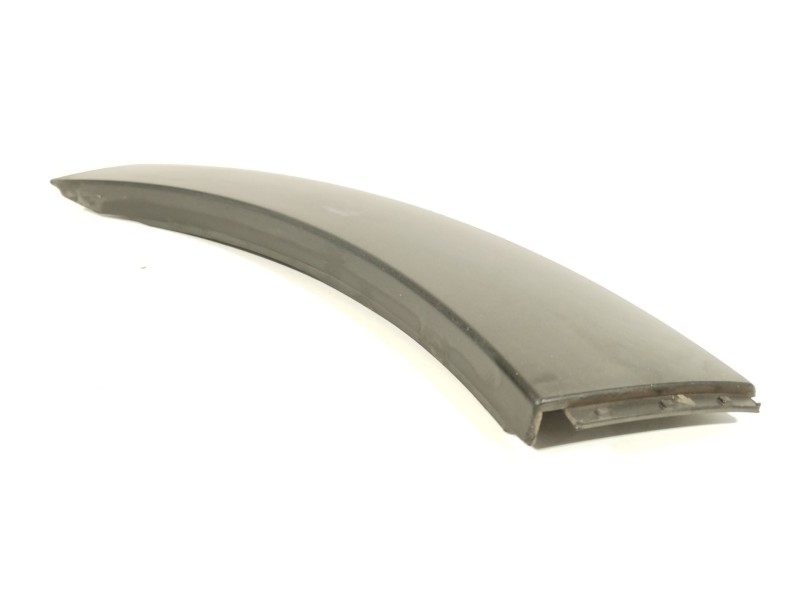 Recambio de aletin trasero derecho para citroën c3 iii (sx) 1.2 thp 110 referencia OEM IAM 9813346677  