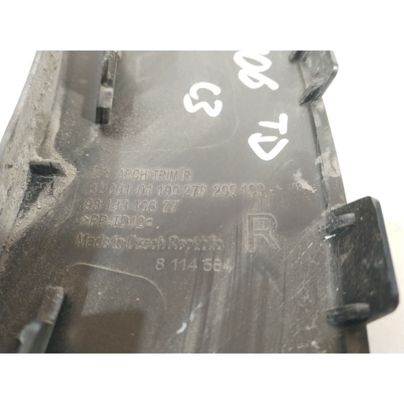 Recambio de aletin trasero derecho para citroën c3 iii (sx) 1.2 thp 110 referencia OEM IAM 9813346677  