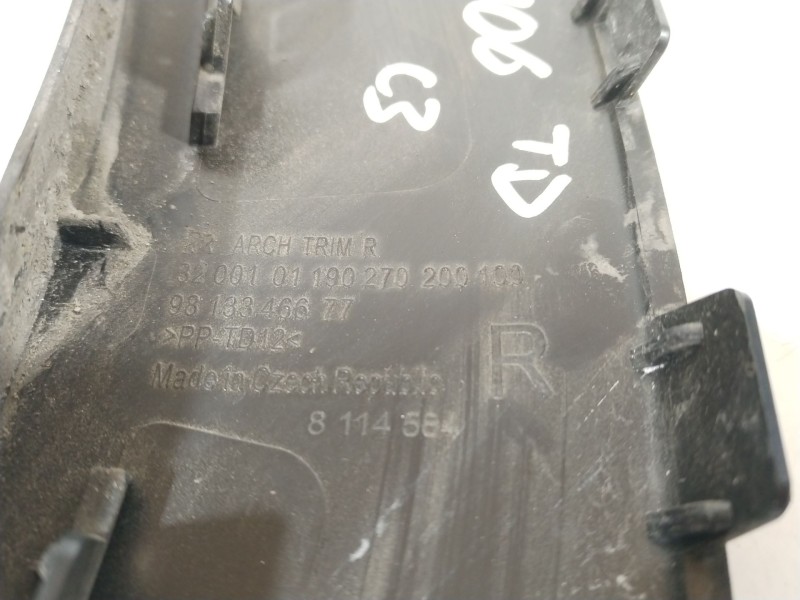 Recambio de aletin trasero derecho para citroën c3 iii (sx) 1.2 thp 110 referencia OEM IAM 9813346677  