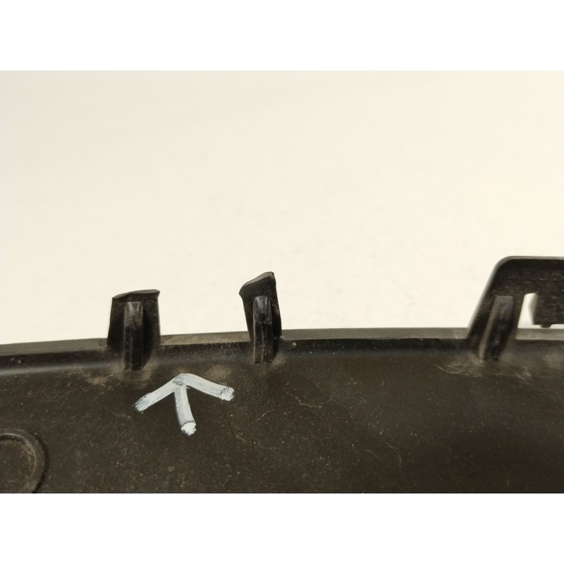 Recambio de aletin trasero derecho para citroën c3 iii (sx) 1.2 thp 110 referencia OEM IAM 9813346677  