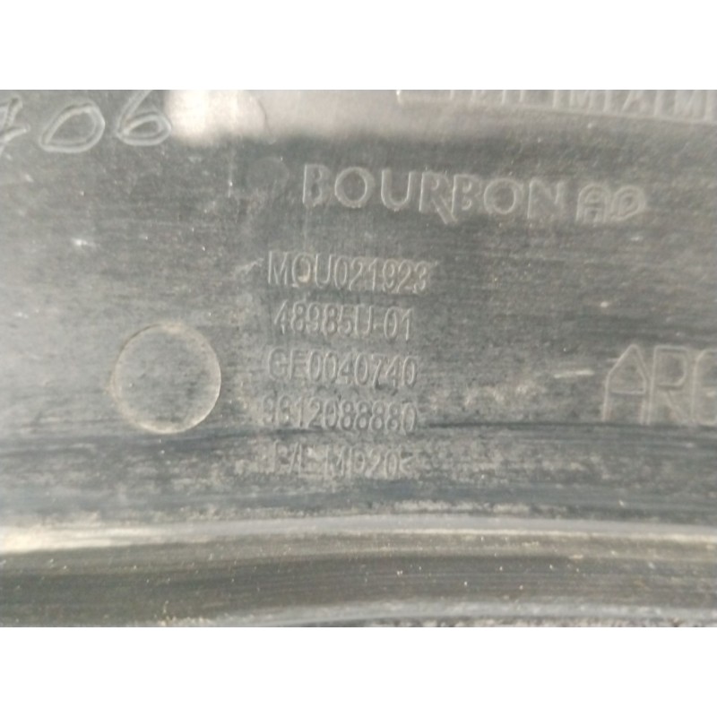 Recambio de aletin trasero izquierdo para citroën c3 iii (sx) 1.2 thp 110 referencia OEM IAM 9812088880  