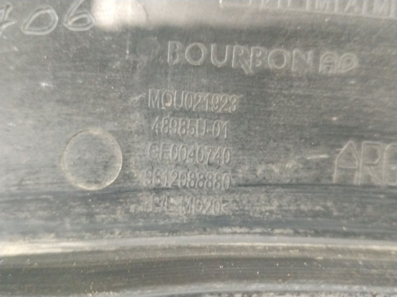 Recambio de aletin trasero izquierdo para citroën c3 iii (sx) 1.2 thp 110 referencia OEM IAM 9812088880  