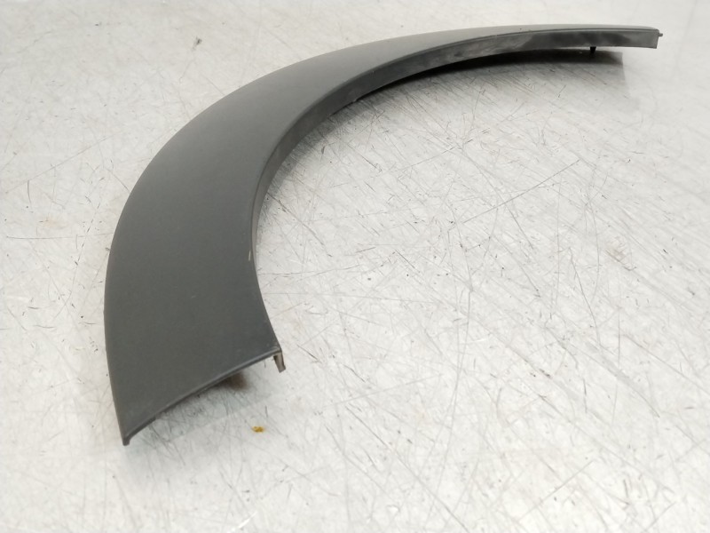 Recambio de aletin trasero izquierdo para citroën c3 iii (sx) 1.2 thp 110 referencia OEM IAM 9812088880  