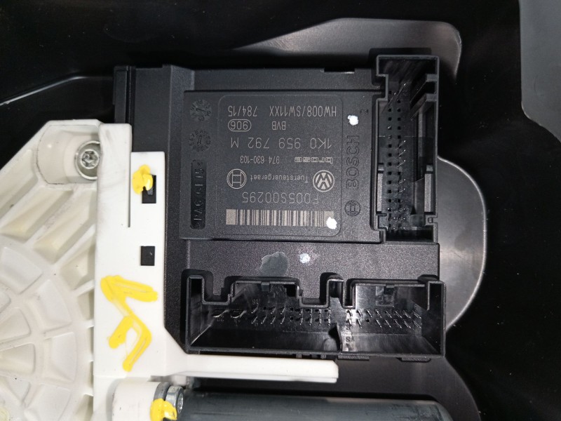 Recambio de elevalunas delantero derecho para seat leon (1p1) 1.9 tdi referencia OEM IAM 1P0837402E 1T0959702G 1K0959792M