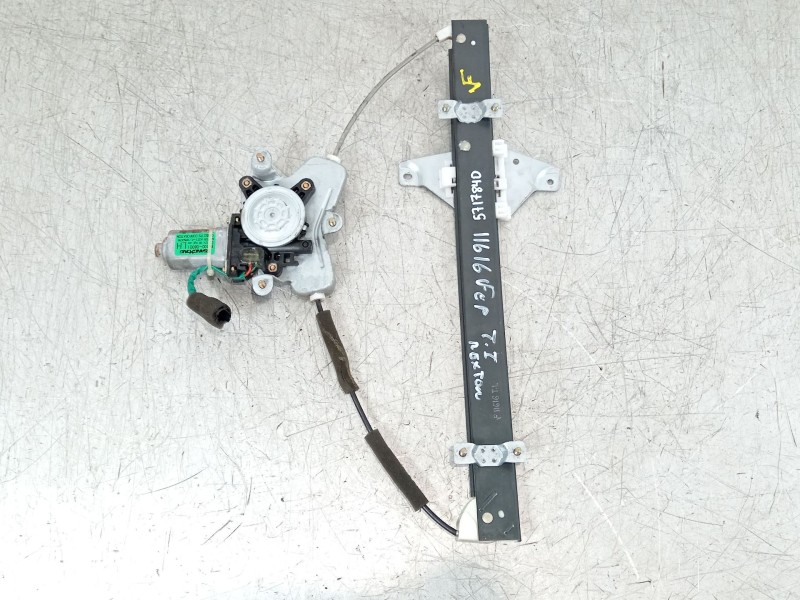Recambio de elevalunas trasero izquierdo para ssangyong rexton 2.9 td gls referencia OEM IAM 8810008001 1050305 