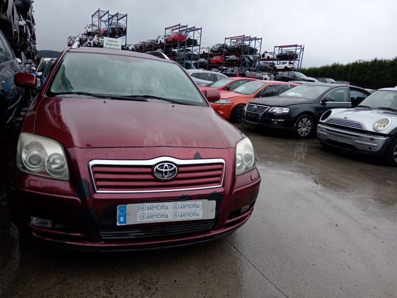 toyota avensis station wagon (_t25_) del año 2004