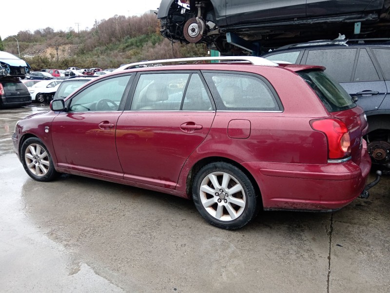 toyota avensis station wagon (_t25_) del año 2004