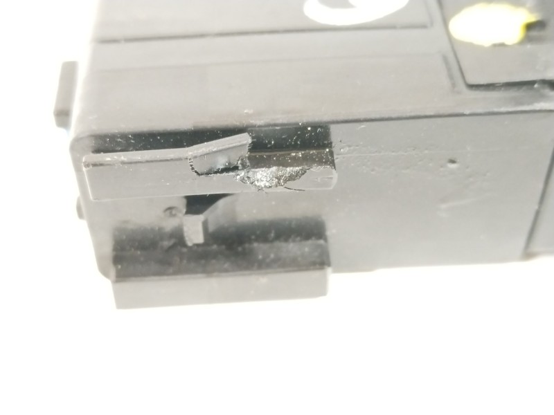 Recambio de caja reles / fusibles para toyota auris (_e15_) 1.8 hybrid (zwe150_) referencia OEM IAM 8264171010 72818503 