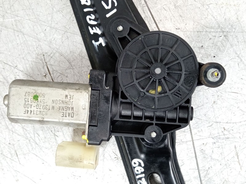 Recambio de elevalunas trasero izquierdo para bmw 1 (f20) 116 d referencia OEM IAM 7242555 17756710 5000087