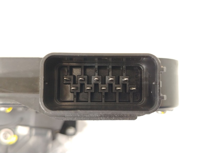 Recambio de cerradura puerta trasera derecha para ford kuga i 2.0 tdci referencia OEM IAM 8V4AS26412EA 915359 