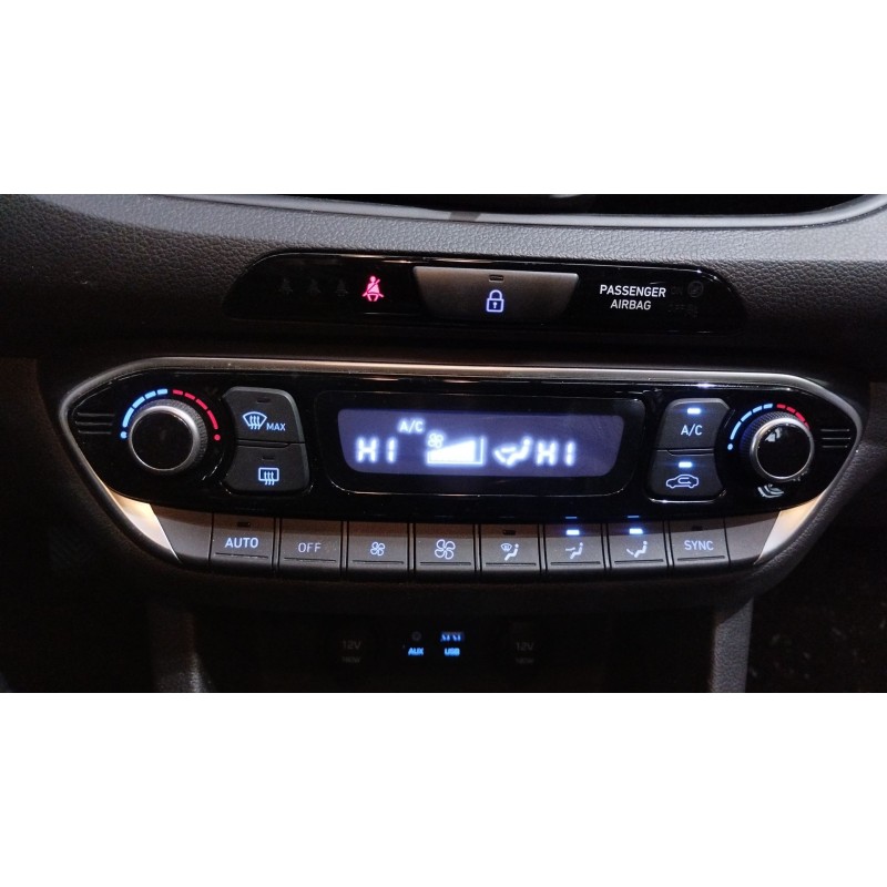 Recambio de mando climatizador para hyundai i30 (pde, pd, pden) 1.0 t-gdi referencia OEM IAM 97250G4251  