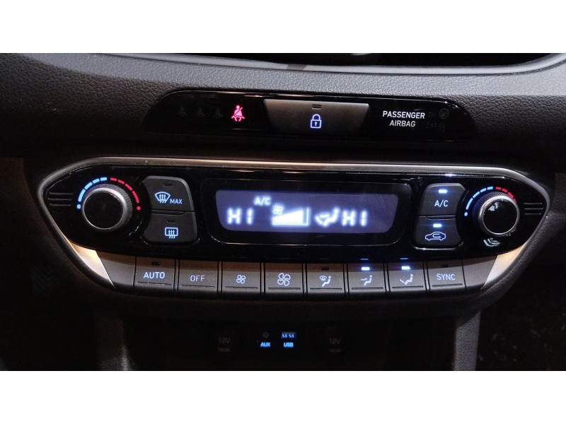 Recambio de mando climatizador para hyundai i30 (pde, pd, pden) 1.0 t-gdi referencia OEM IAM 97250G4251  
