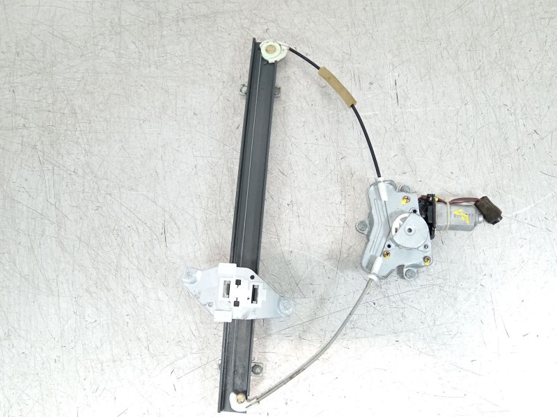 Recambio de elevalunas delantero derecho para ssangyong rexton 2.9 td gls referencia OEM IAM 8810008011  