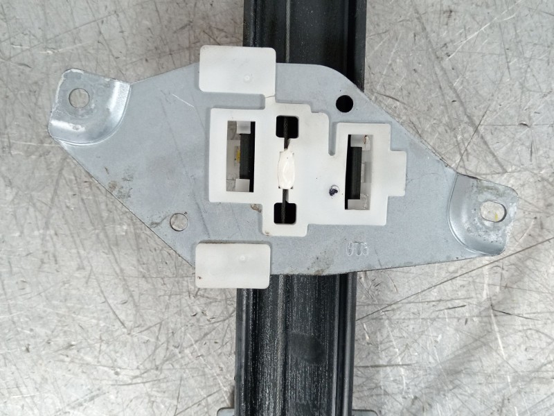 Recambio de elevalunas delantero derecho para ssangyong rexton 2.9 td gls referencia OEM IAM 8810008011  