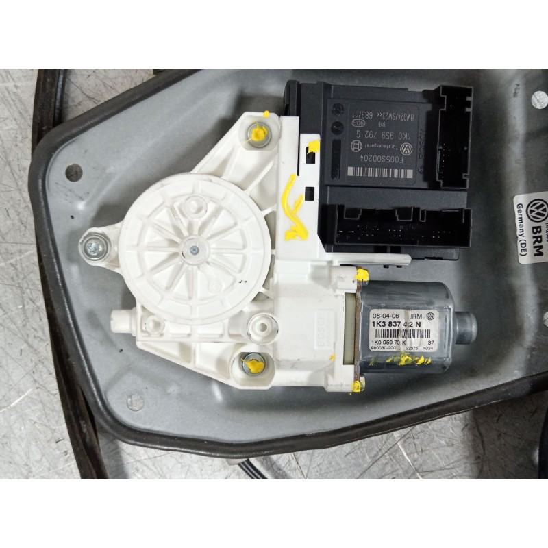 Recambio de elevalunas delantero derecho para volkswagen golf v (1k1) 2.0 tdi referencia OEM IAM 1K3837462A 1K3837402N 1K0959792