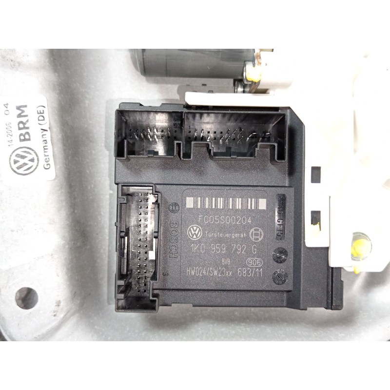 Recambio de elevalunas delantero derecho para volkswagen golf v (1k1) 2.0 tdi referencia OEM IAM 1K3837462A 1K3837402N 1K0959792