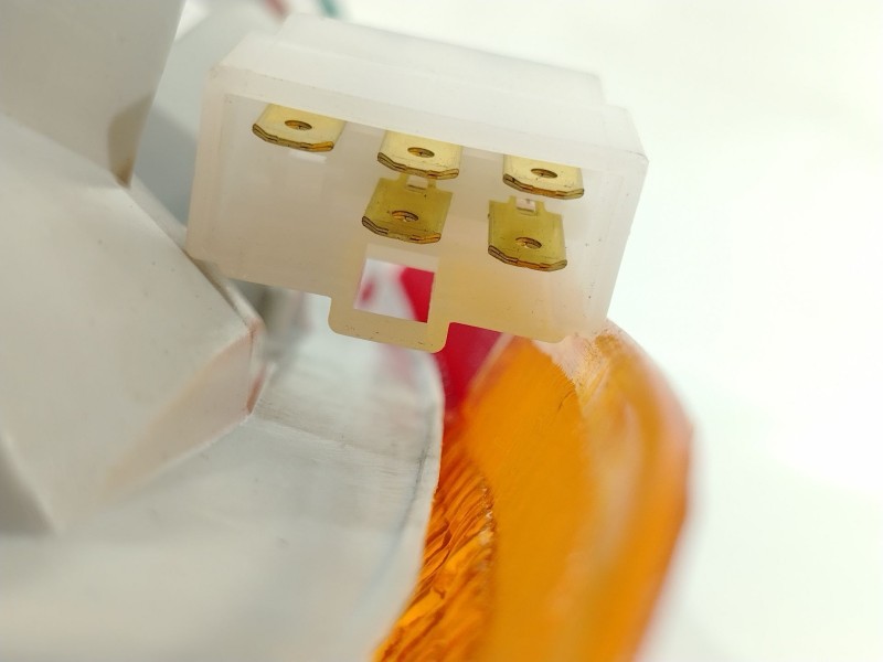 Recambio de piloto trasero derecho para nissan vanette (c 220) 2.0 diesel referencia OEM IAM 16522542  