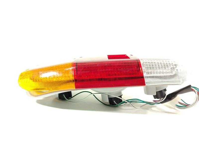 Recambio de piloto trasero izquierdo para nissan vanette (c 220) 2.0 diesel referencia OEM IAM 16522541  