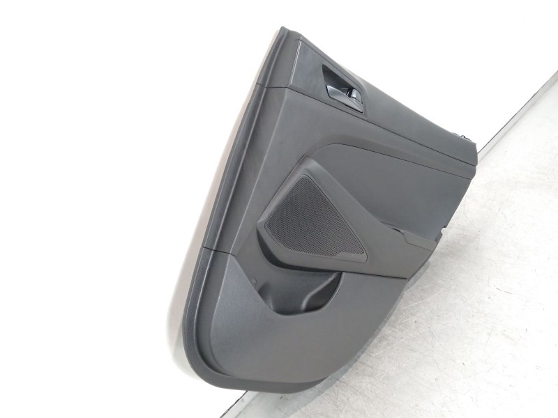 Recambio de guarnecido puerta trasera derecha para hyundai tucson kosmo 4wd referencia OEM IAM 83302D7080 83381D700 83361D7000