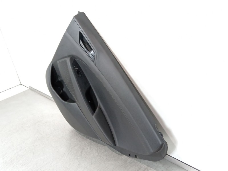 Recambio de guarnecido puerta trasera derecha para hyundai tucson kosmo 4wd referencia OEM IAM 83302D7080 83381D700 83361D7000