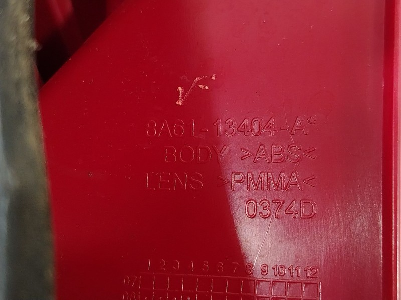 Recambio de piloto trasero derecho para ford fiesta vi (cb1, ccn) 1.25 referencia OEM IAM 8A6113404AE 8A6113404A 