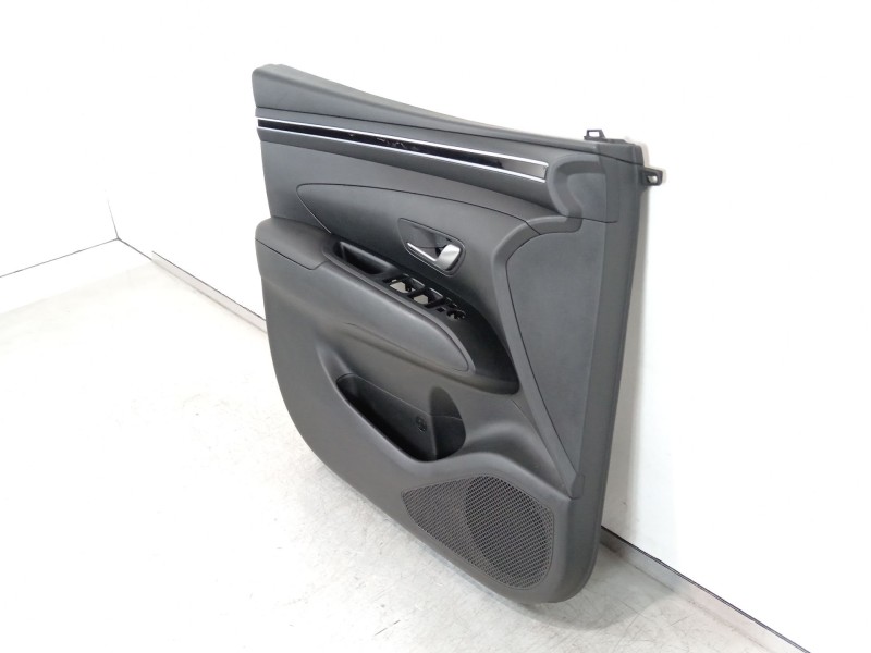 Recambio de guarnecido puerta delantera izquierda para hyundai tucson style 2wd referencia OEM IAM 82301N703  