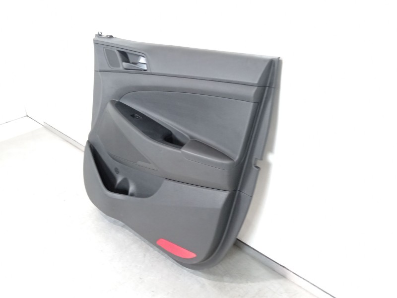 Recambio de guarnecido puerta delantera derecha para hyundai tucson kosmo 4wd referencia OEM IAM 82361D7000  