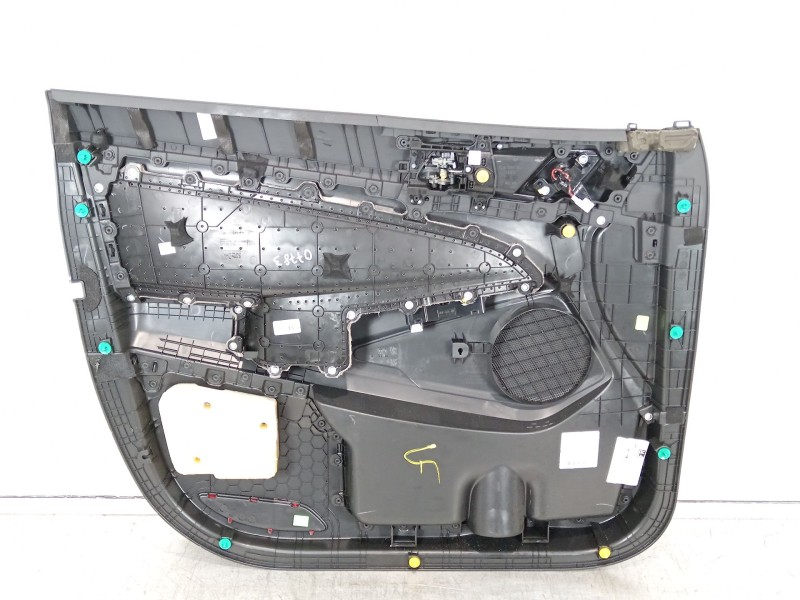 Recambio de guarnecido puerta delantera derecha para hyundai tucson kosmo 4wd referencia OEM IAM 82361D7000  