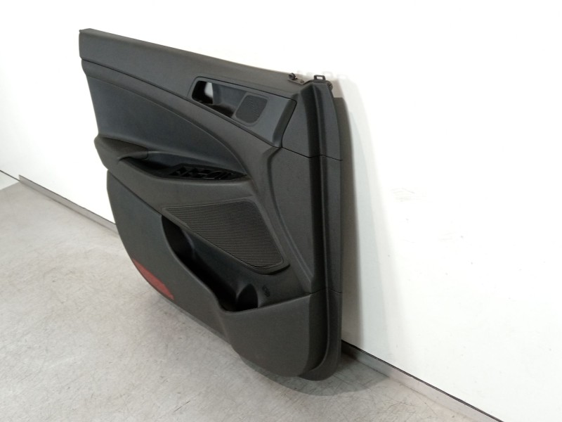 Recambio de guarnecido puerta delantera izquierda para hyundai tucson kosmo 4wd referencia OEM IAM 82351D7000  