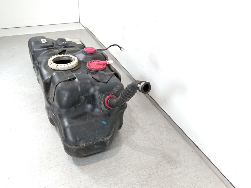 Recambio de deposito combustible para toyota land cruiser (j12) 3.0 d-4d gx referencia OEM IAM 770013D530  