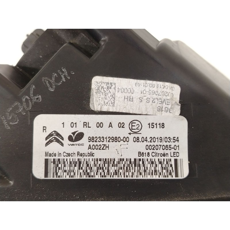 Recambio de piloto delantero derecho para citroën c3 iii (sx) 1.2 thp 110 referencia OEM IAM 9823312980  