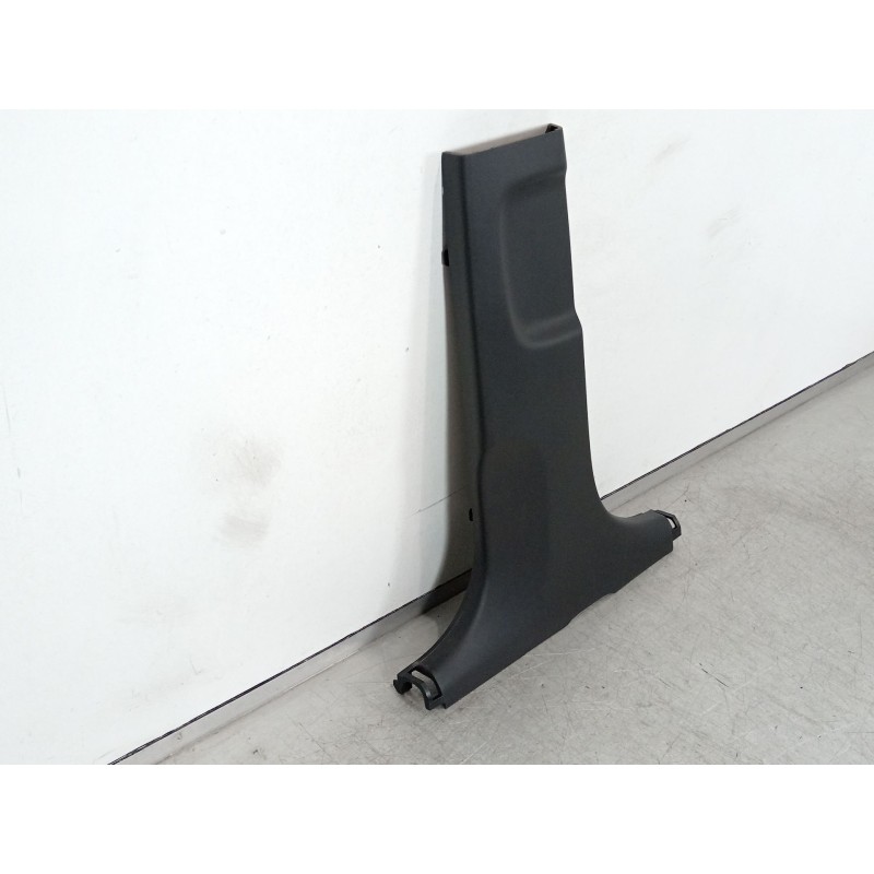 Recambio de moldura para hyundai kona (os, ose, osi) 1.0 t-gdi hybrid 48v referencia OEM IAM 85835BE000  