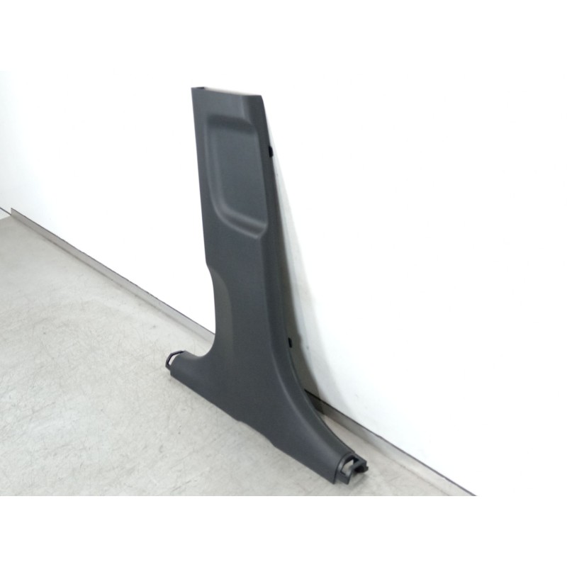 Recambio de moldura para hyundai kona (os, ose, osi) 1.0 t-gdi hybrid 48v referencia OEM IAM 85835BE000  