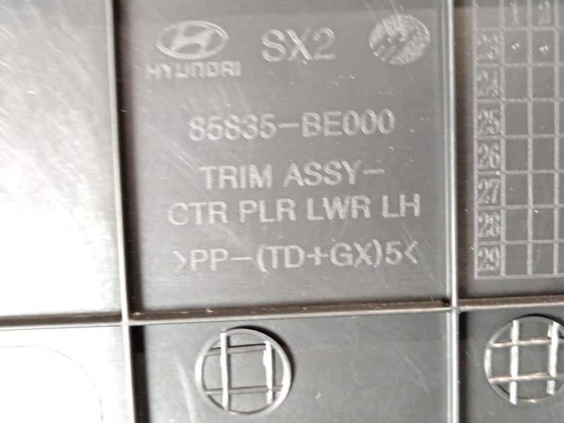 Recambio de moldura para hyundai kona (os, ose, osi) 1.0 t-gdi hybrid 48v referencia OEM IAM 85835BE000  