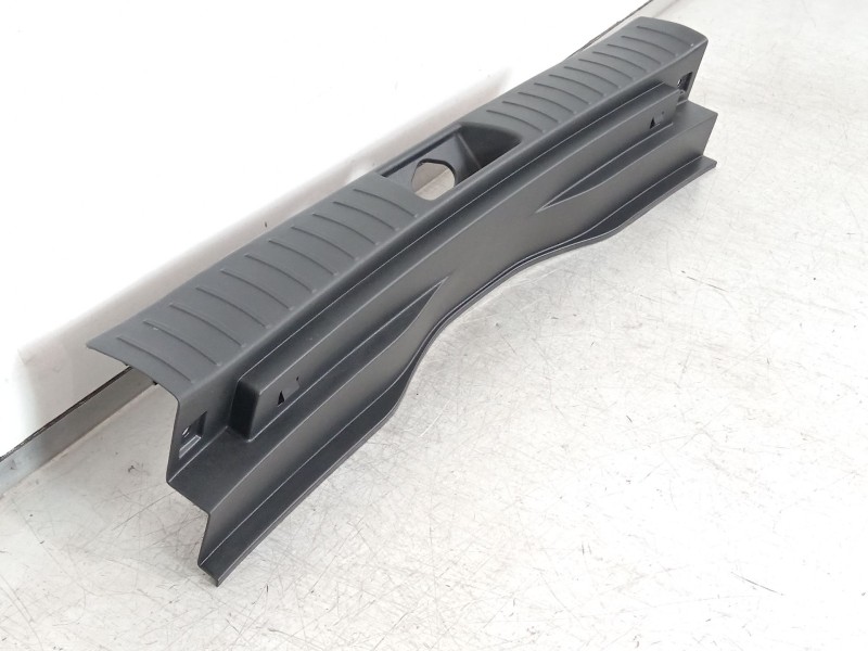 Recambio de moldura para hyundai kona (os, ose, osi) 1.0 t-gdi hybrid 48v referencia OEM IAM 85770BE100  