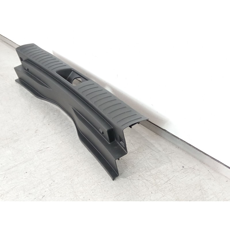 Recambio de moldura para hyundai kona (os, ose, osi) 1.0 t-gdi hybrid 48v referencia OEM IAM 85770BE100  