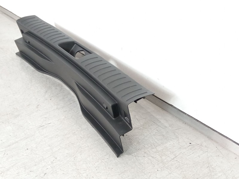 Recambio de moldura para hyundai kona (os, ose, osi) 1.0 t-gdi hybrid 48v referencia OEM IAM 85770BE100  