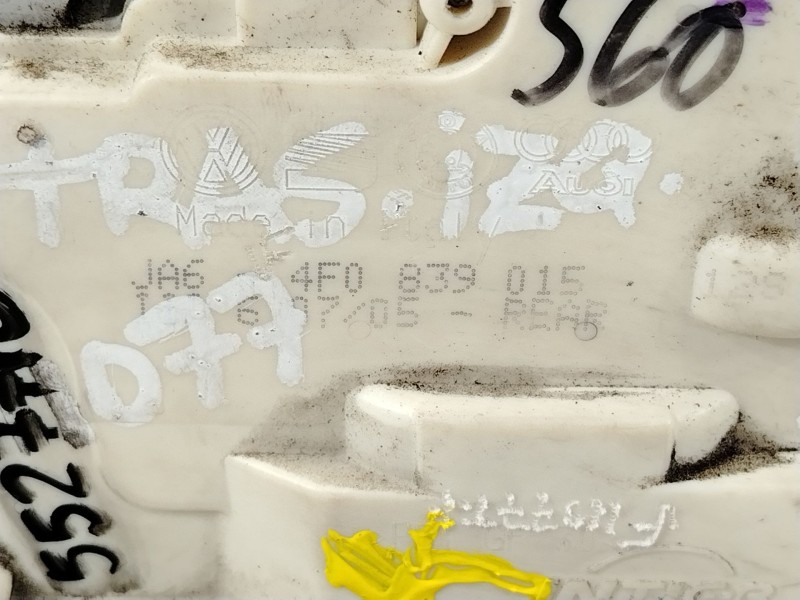 Recambio de cerradura puerta trasera izquierda para audi a6 avant (4f5) 3.0 tdi quattro referencia OEM IAM 4F0839015  