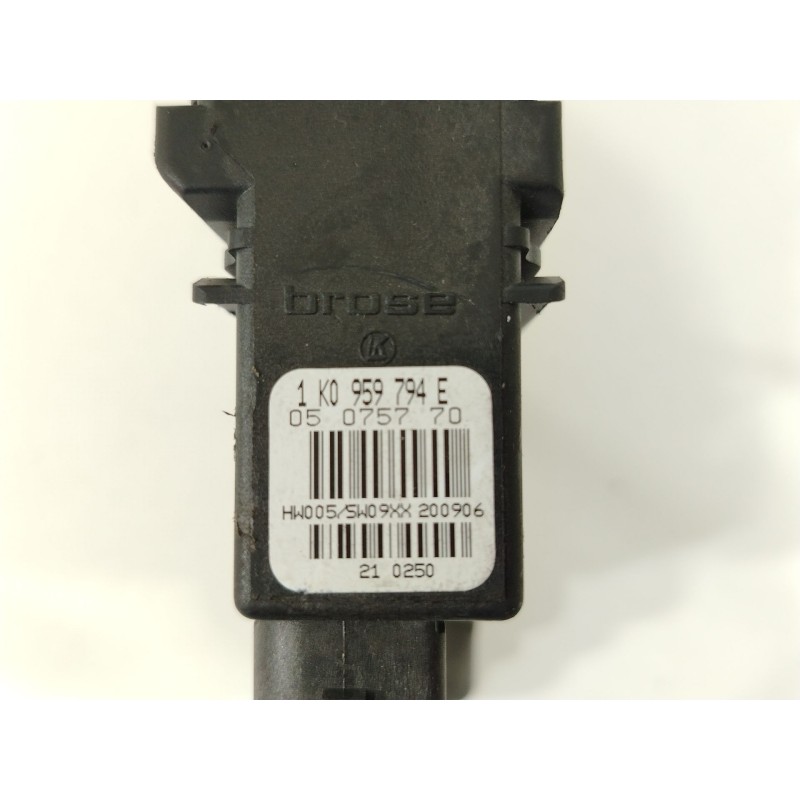 Recambio de motor elevalunas trasero derecho para volkswagen golf v (1k1) 1.9 tdi referencia OEM IAM 1K0959704K  