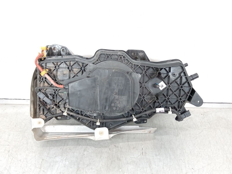 Recambio de deposito adblue para peugeot boxer furgoneta 2.2 bluehdi 140 referencia OEM IAM 4099029AE 4106406 