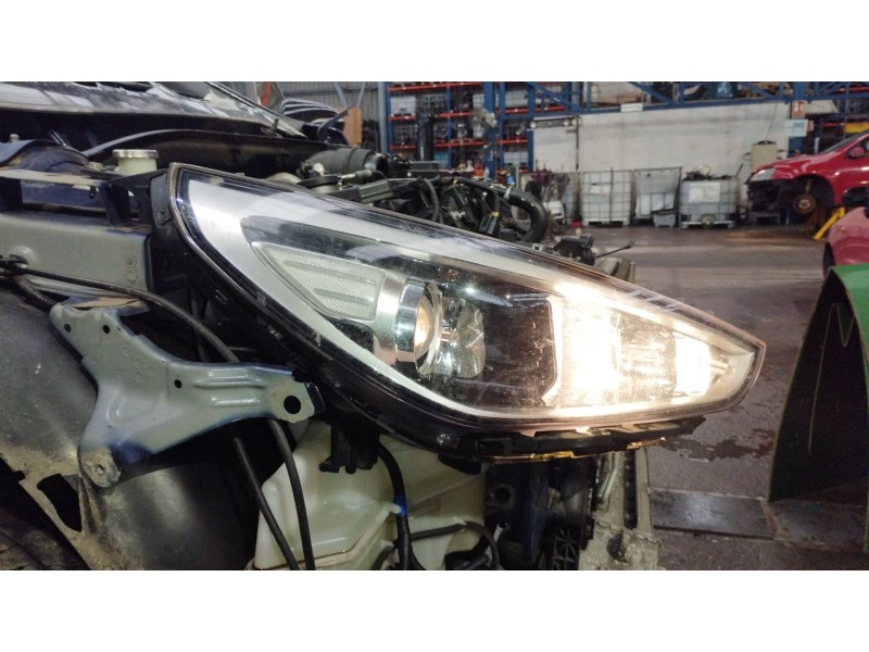 Recambio de faro derecho para hyundai i30 (pde, pd, pden) 1.0 t-gdi referencia OEM IAM 92102G4020  