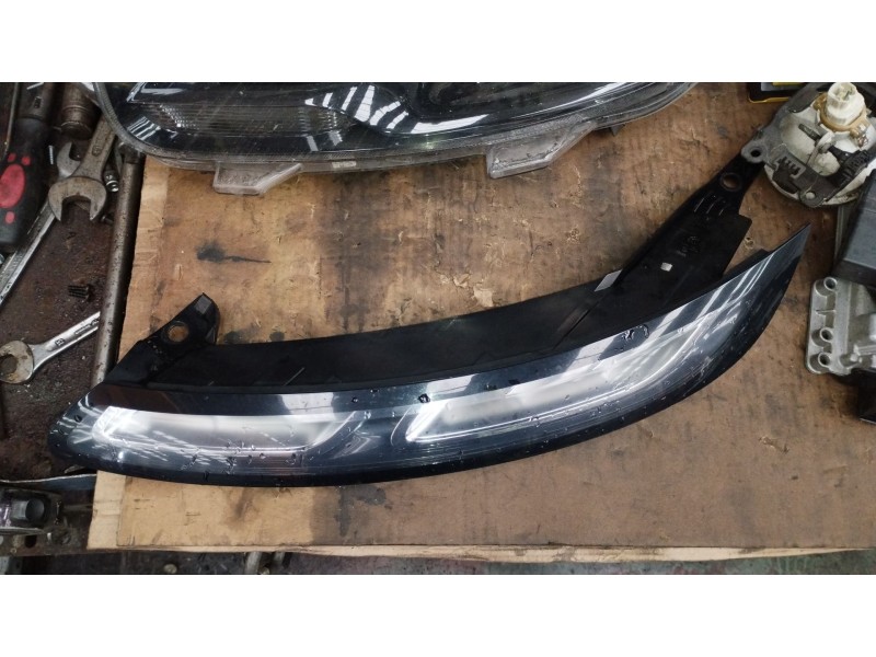 Recambio de piloto delantero izquierdo para citroën c4 cactus 1.6 bluehdi 100 referencia OEM IAM 9800910780  