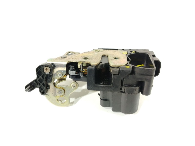 Recambio de cerradura puerta trasera izquierda para ssangyong rexton 2.9 td gls referencia OEM IAM 7131008002  