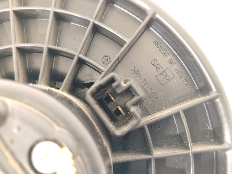 Recambio de ventilador calefaccion para mazda 2 (de_, dh_) 1.5 (de5fs) referencia OEM IAM HB111EG21 8727000690 DF7161B10