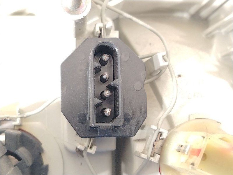 Recambio de piloto trasero izquierdo para bmw 5 (e34) 520 i 24v referencia OEM IAM 63211384009 133689 