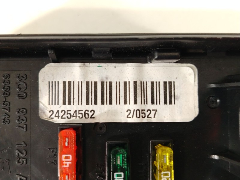 Recambio de caja reles / fusibles para volkswagen passat b7 (362) 2.0 tdi referencia OEM IAM 3C0937125A  