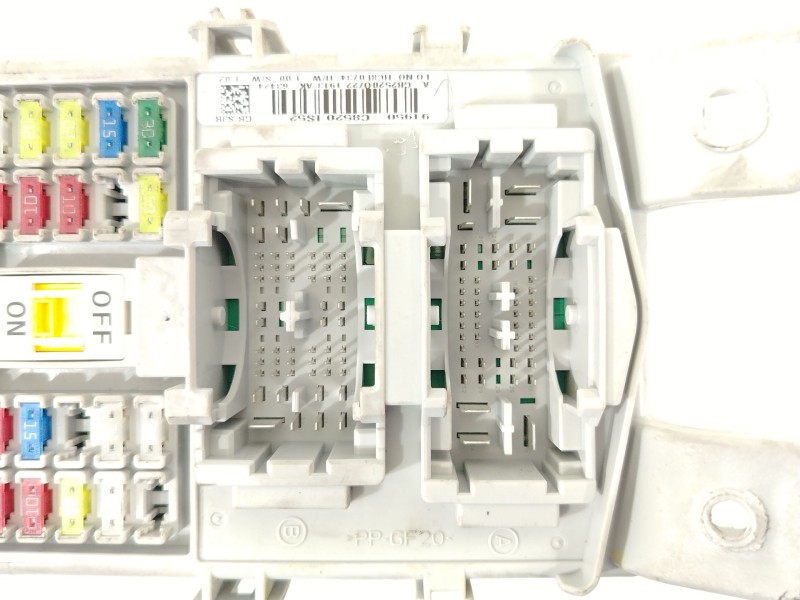 Recambio de caja reles / fusibles para hyundai i20 classic referencia OEM IAM 91950C8520  