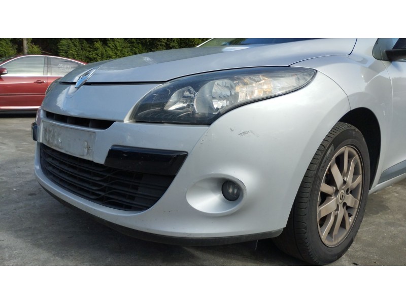 Recambio de paragolpes delantero para renault megane iii hatchback (bz0/1_, b3_) 1.5 dci referencia OEM IAM 620220004R  
