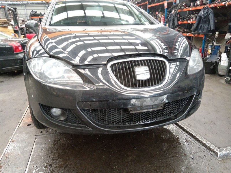 Recambio de paragolpes delantero para seat leon (1p1) 1.9 tdi referencia OEM IAM 1P0807221  