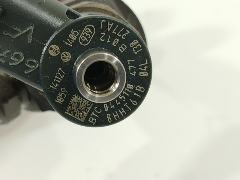 Recambio de inyector para seat leon (5f1) 1.6 tdi referencia OEM IAM 04L130277AJ  